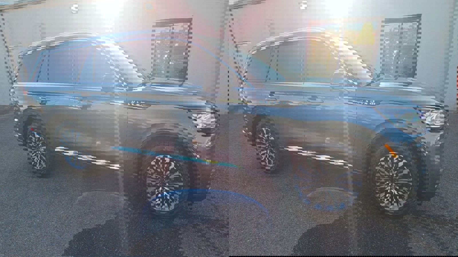 Used 2021 Lincoln Aviator Reserve w/ Equipment Group 201A image 9