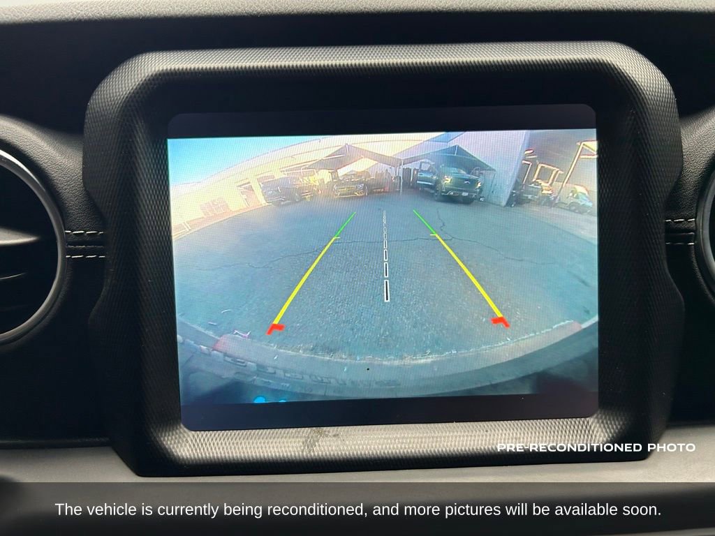 Used 2022 Jeep Wrangler Unlimited Sahara w/ Cold Weather Group image 19