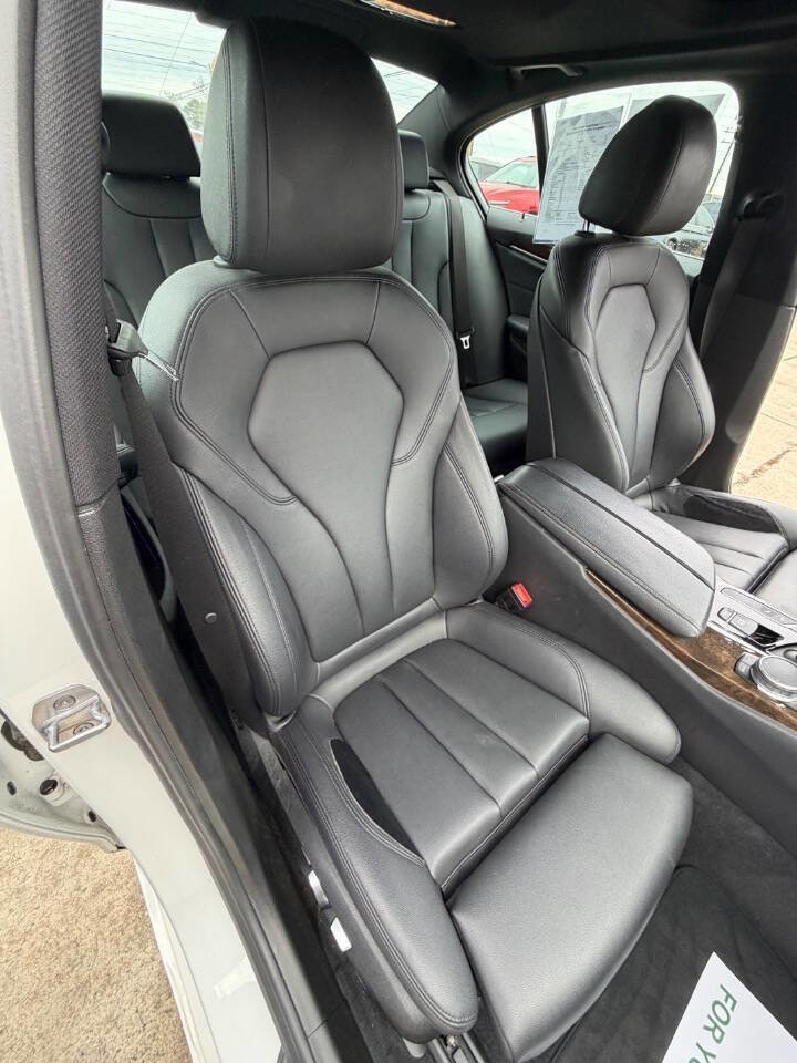Used 2019 BMW 530e w/ Convenience Package image 18