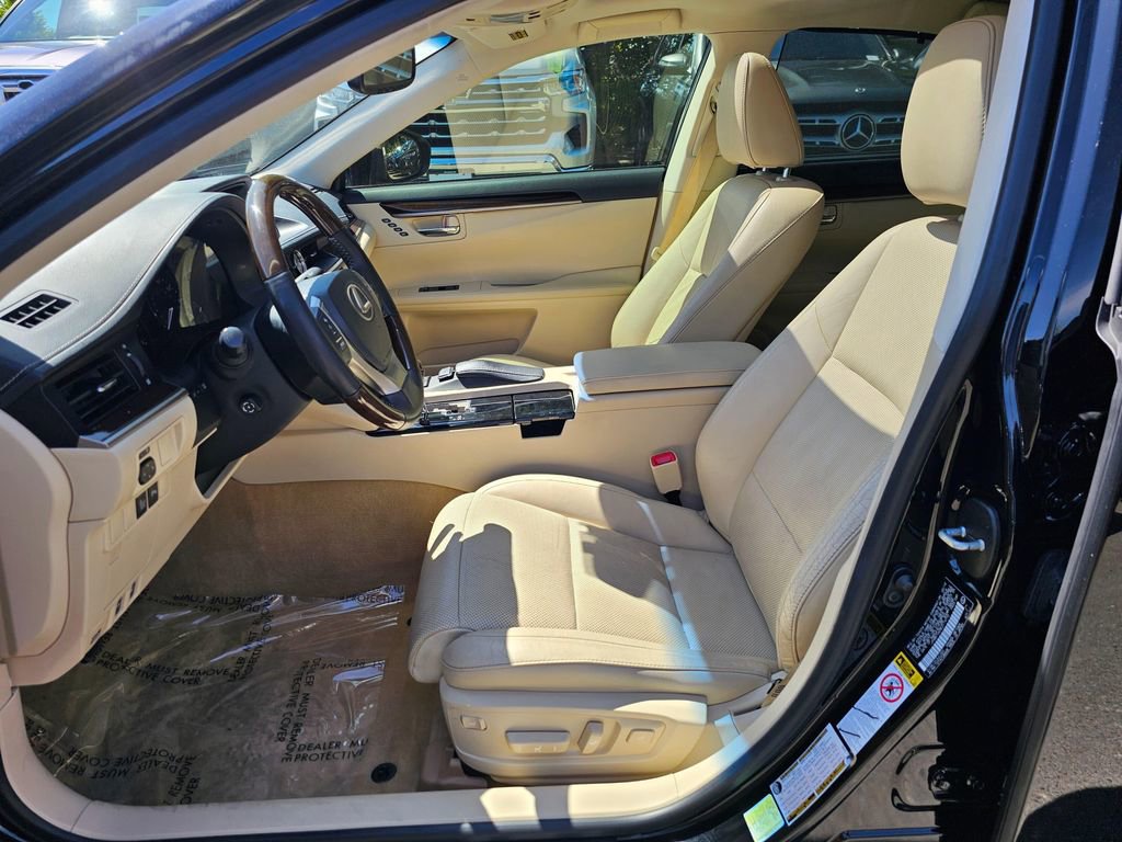 Used 2014 Lexus ES 350 w/ Ultra Luxury Package FWD image 20
