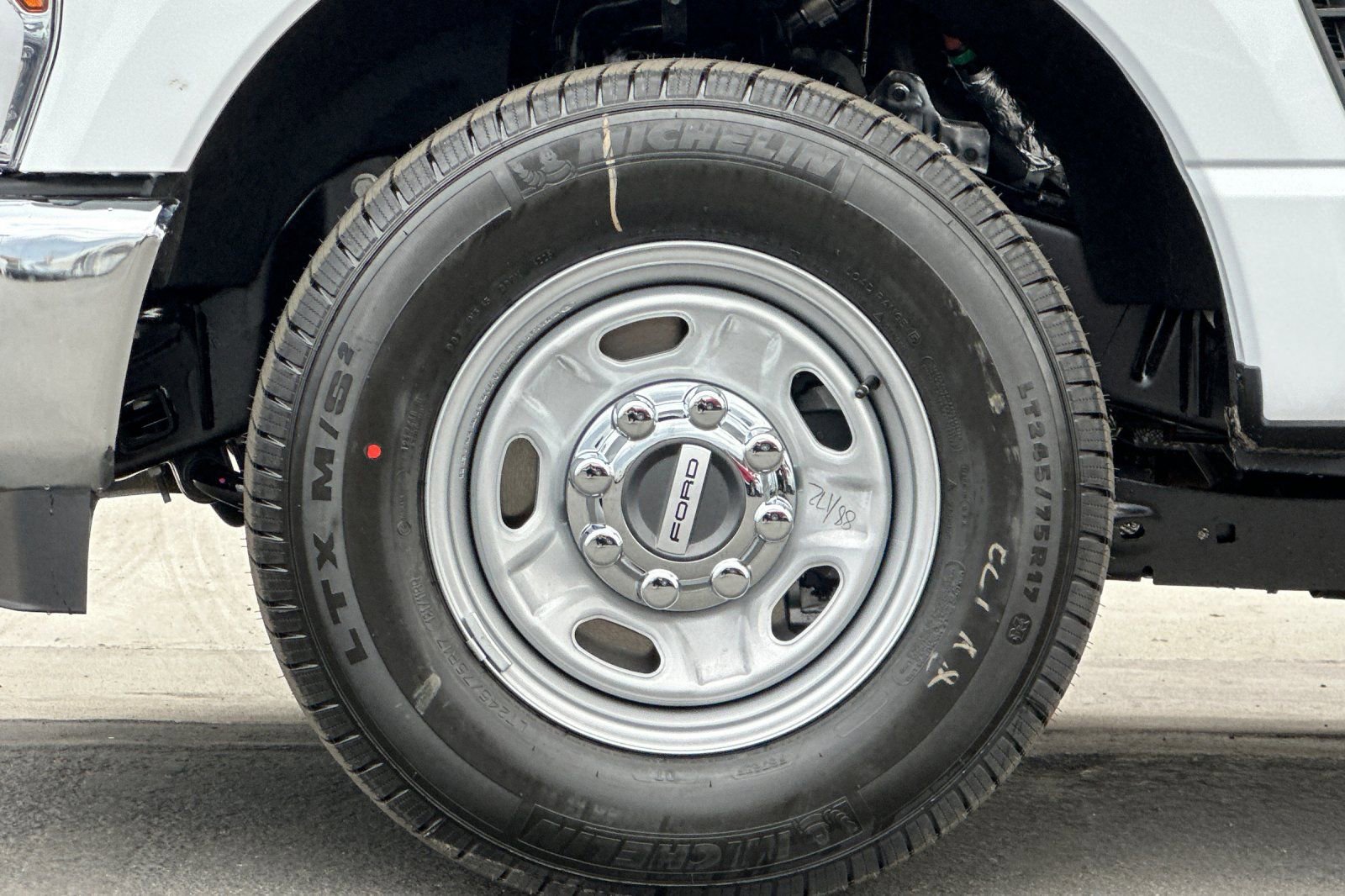 New 2026 Ford F250 XL w/ XL Chrome Package image 22