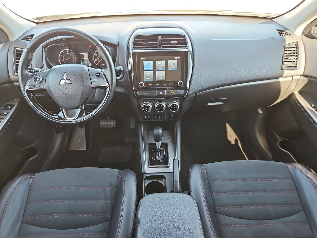 Used 2025 Mitsubishi Outlander Sport SE AWD/4WD image 23