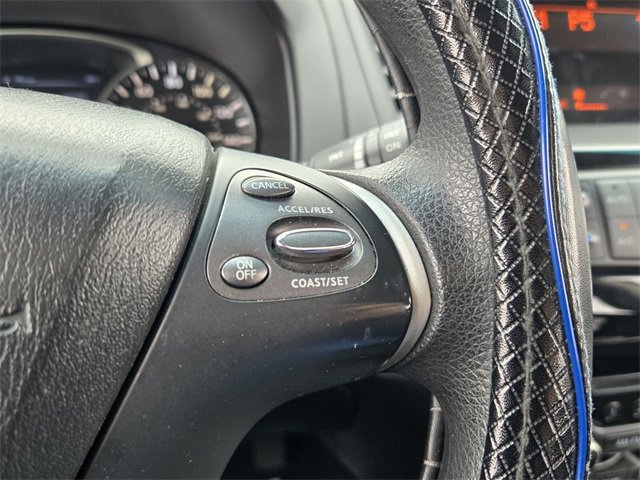 Used 2014 Nissan Pathfinder S image 24