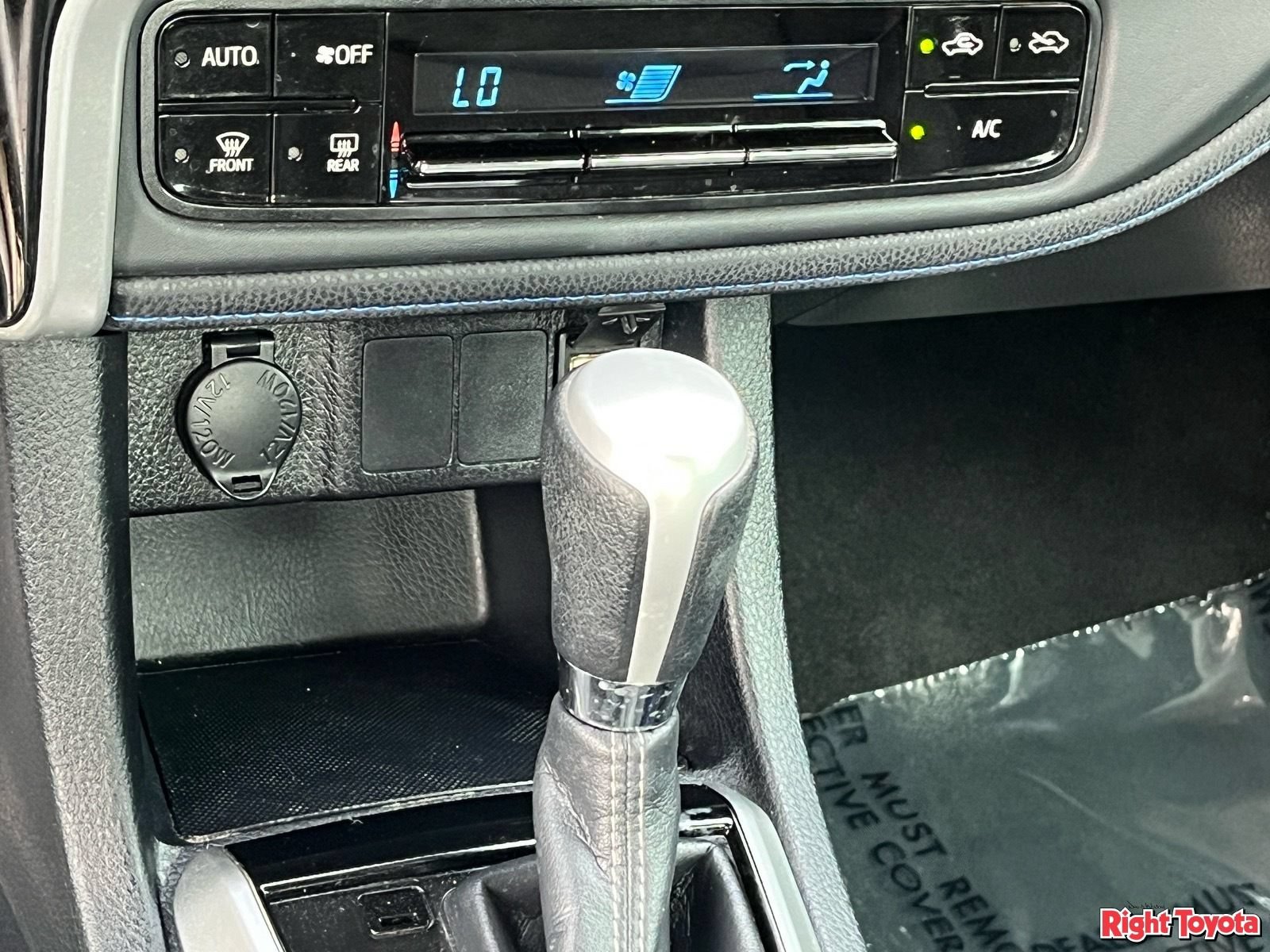 Certified 2018 Toyota Corolla SE FWD image 31