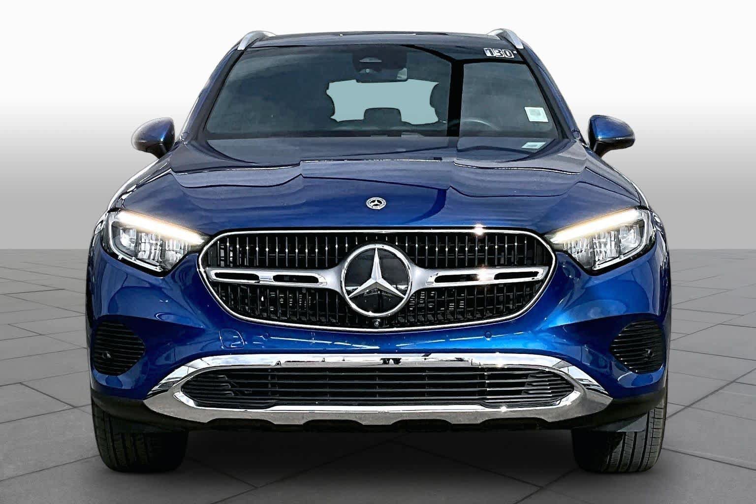 Used 2025 Mercedes-Benz GLC 350e 4MATIC image 4