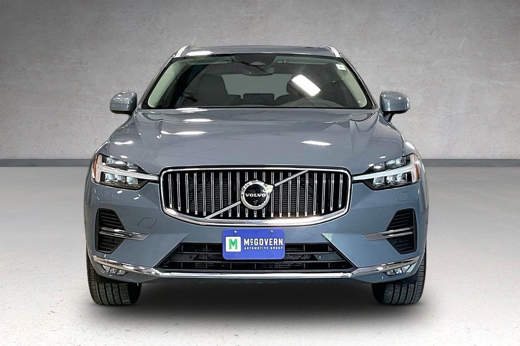Used 2023 Volvo XC60 B5 Plus w/ Climate Package AWD/4WD image 2