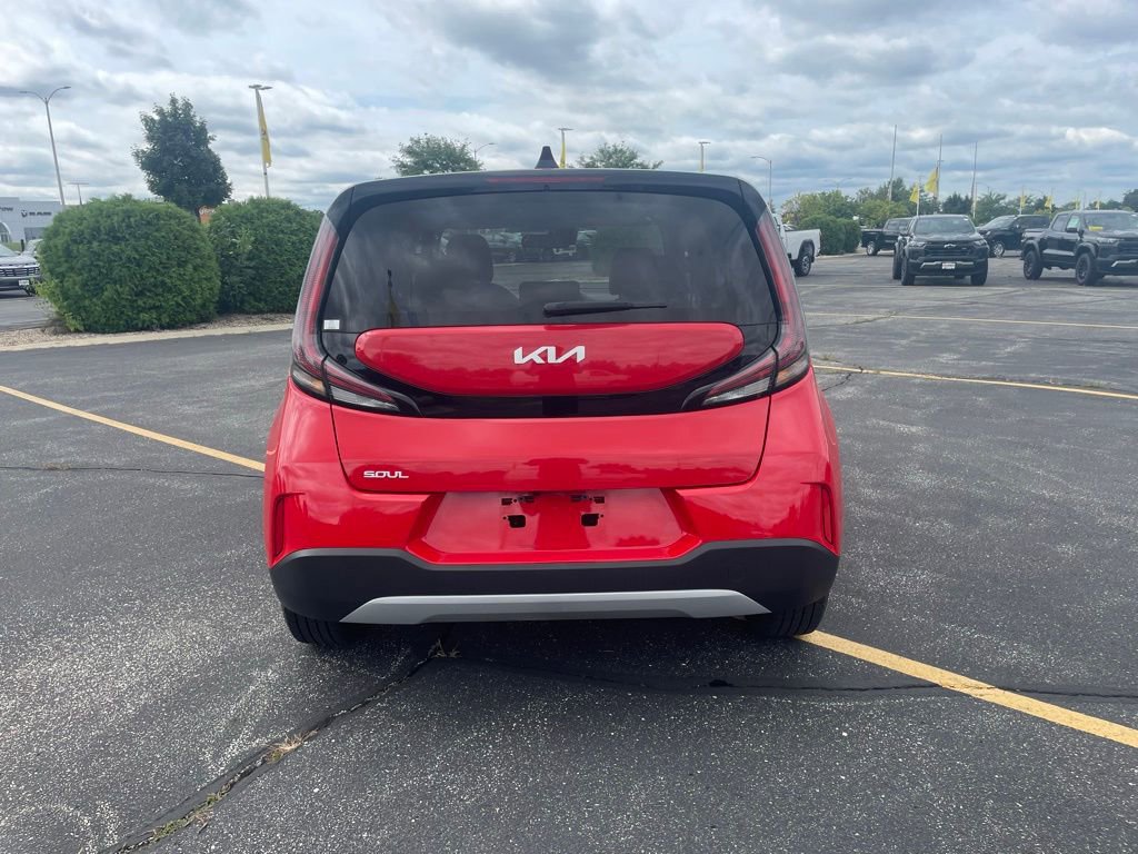 Used 2023 Kia Soul LX image 8