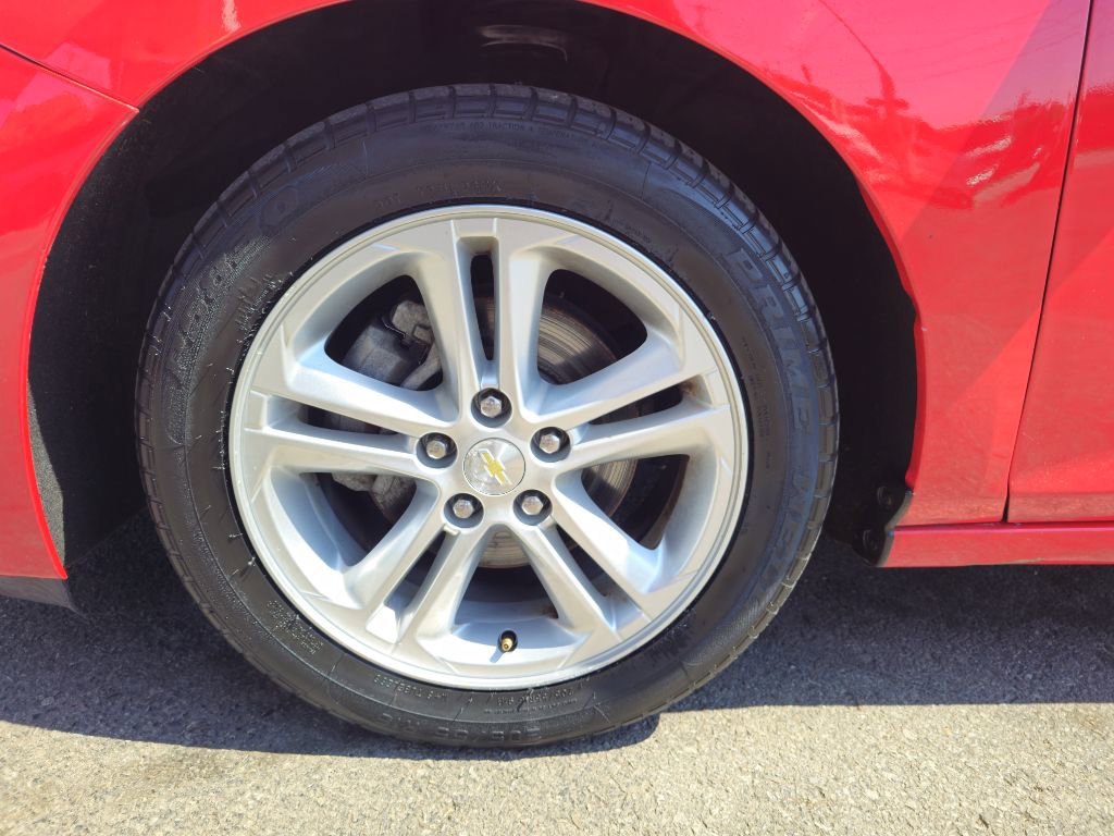 Used 2017 Chevrolet Cruze LT image 20