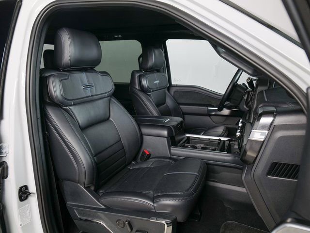 Used 2025 Ford F250 Platinum image 3