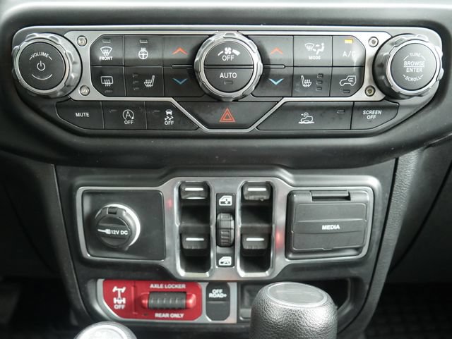 Used 2022 Jeep Gladiator Mojave w/ Cold Weather Group AWD/4WD image 23