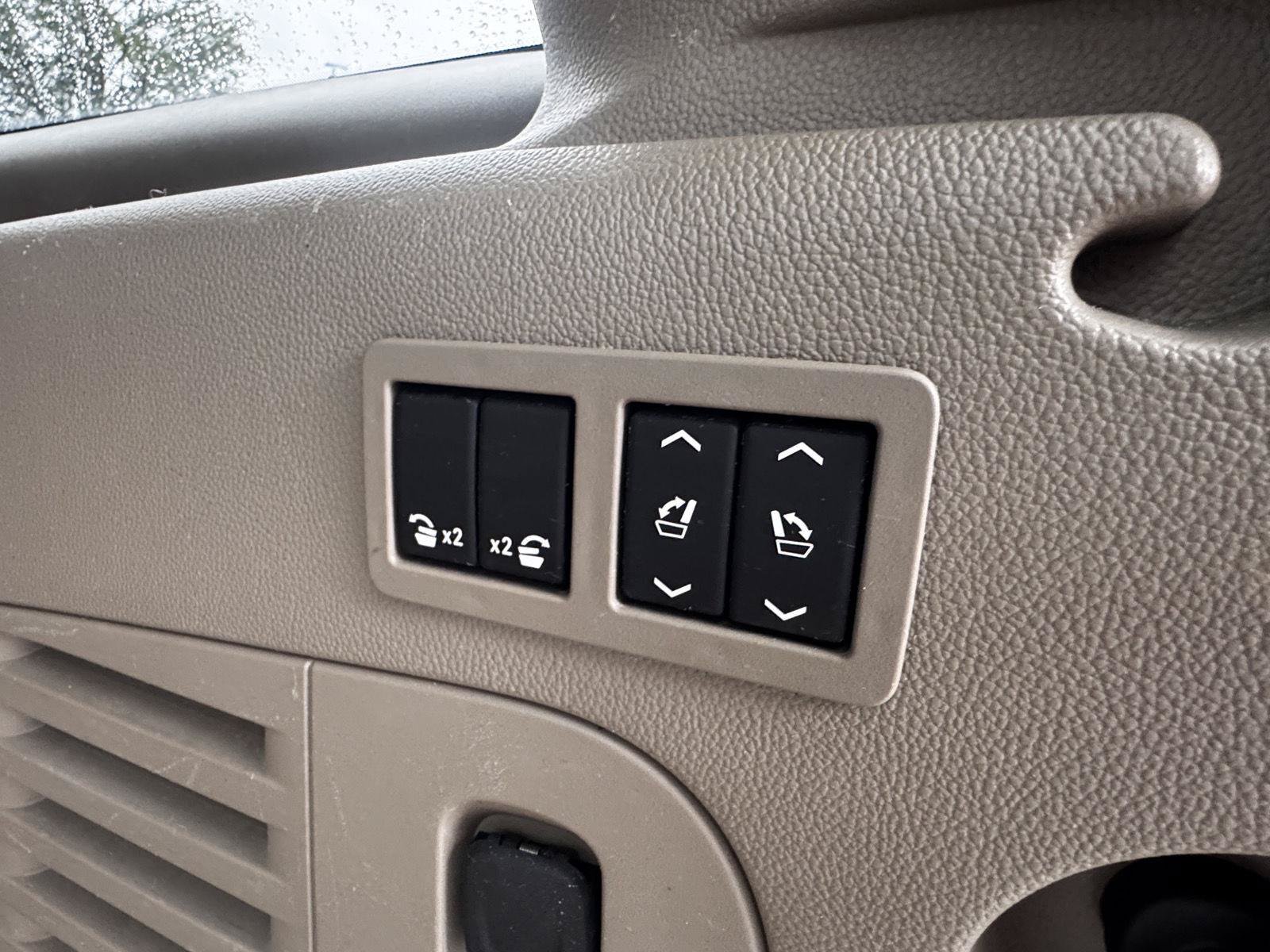 Certified 2020 Chevrolet Suburban Premier AWD/4WD image 11