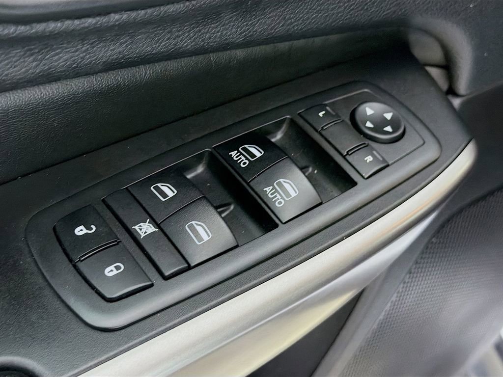 Used 2019 Jeep Cherokee Limited image 20