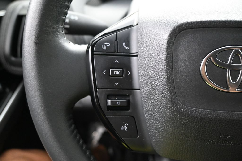 Used 2023 Toyota bZ4X AWD image 20