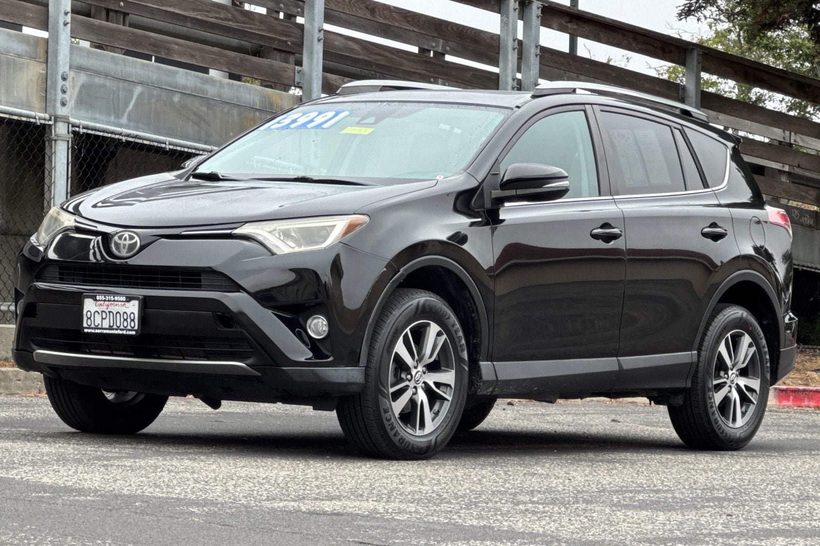 Used 2018 Toyota RAV4 XLE w/ Plus Extra Value Package FWD image 10