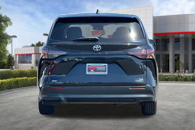 Certified 2024 Toyota Sienna LE AWD/4WD image 6