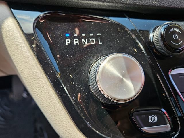 Used 2020 Chrysler Pacifica Touring-L image 30