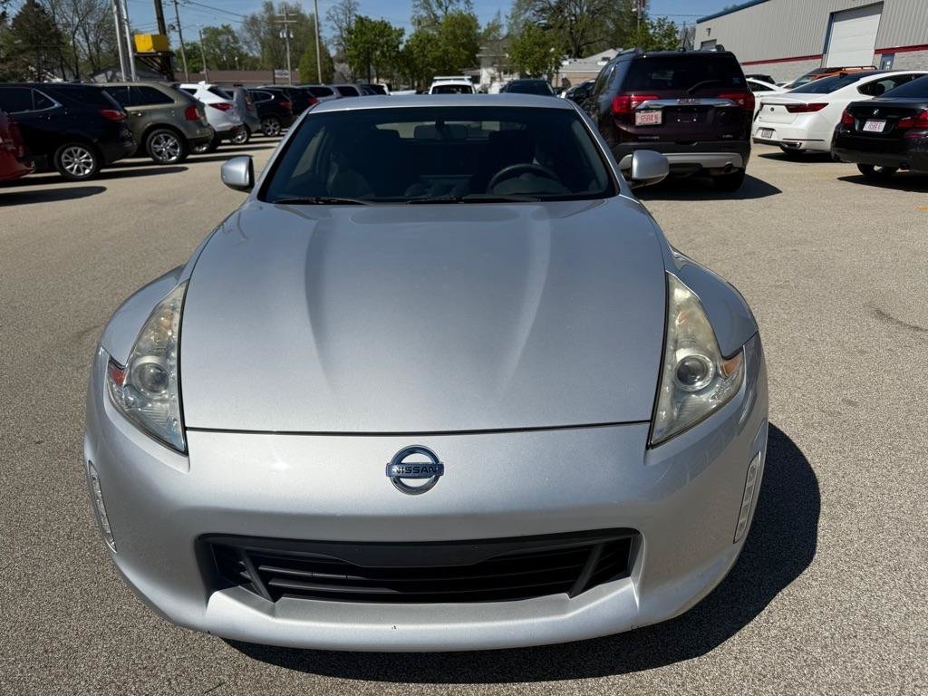 Used 2015 Nissan 370Z Coupe RWD image 3