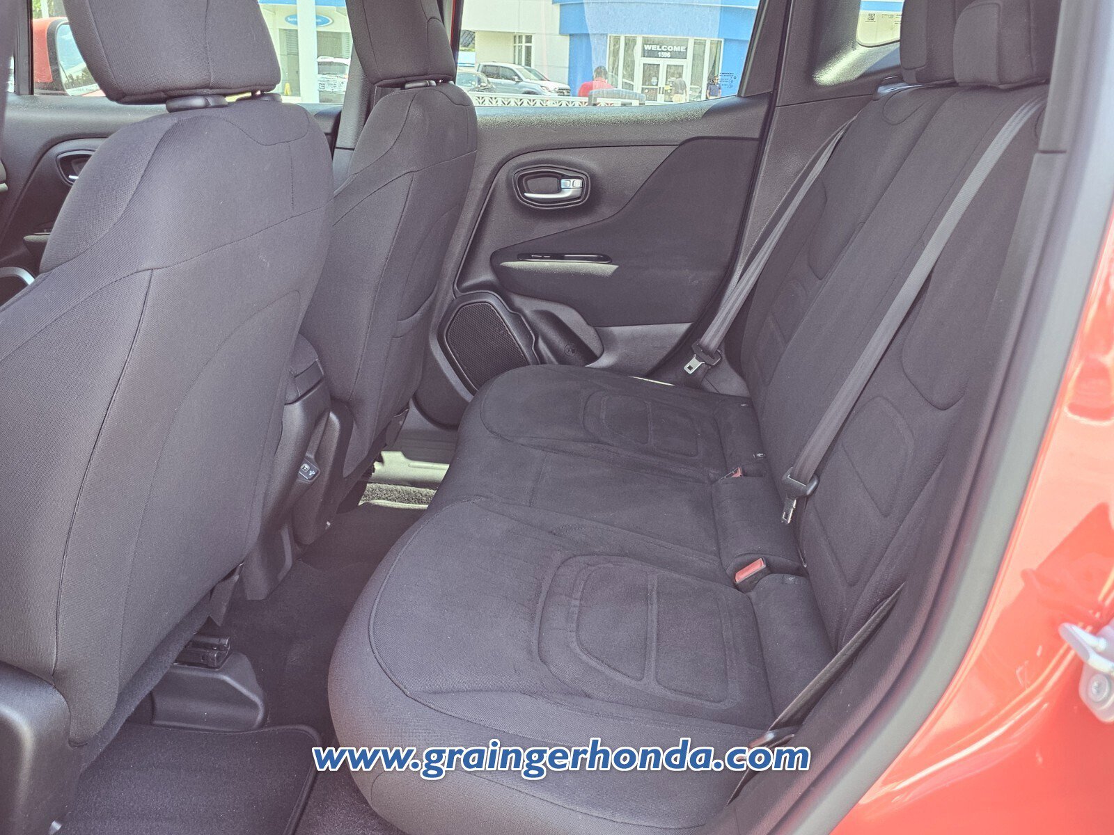 Used 2021 Jeep Renegade Latitude FWD image 11