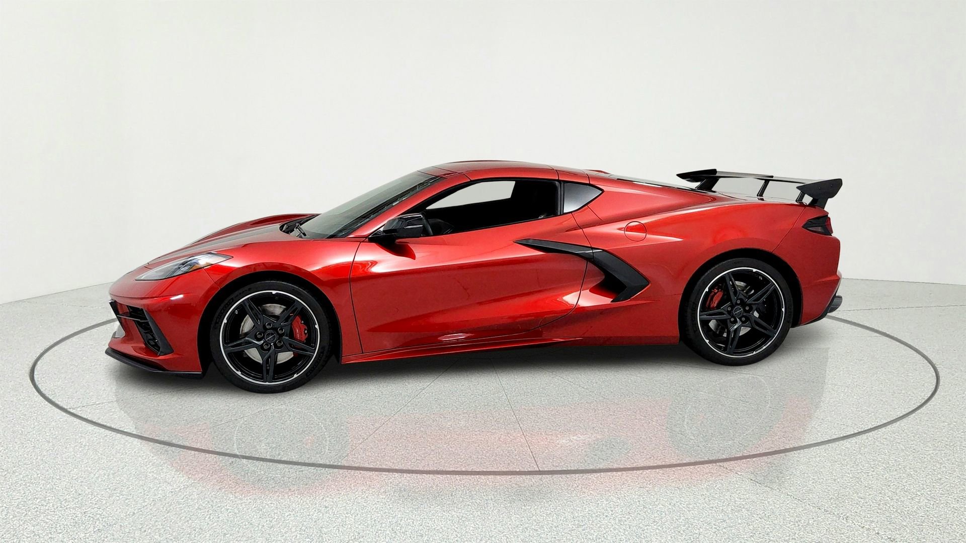 Used 2021 Chevrolet Corvette Stingray Preferred Cpe w/ Z51 Performance Package RWD image 2