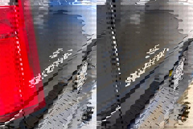 Used 2022 Chevrolet Silverado 3500 High Country image 9