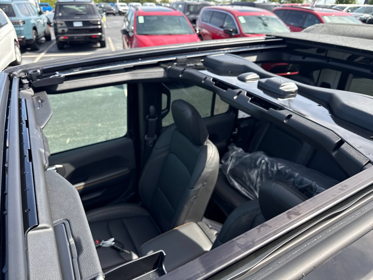 New 2027 Jeep Wrangler Unlimited Sahara AWD/4WD image 25