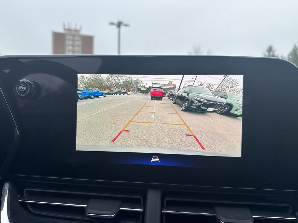 Used 2025 Chevrolet Trax RS w/ Driver Confidence Package image 23