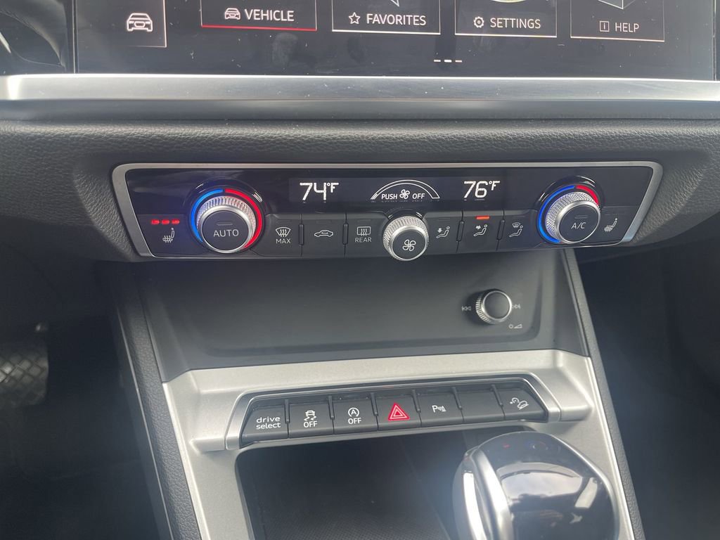 Used 2025 Audi Q3 2.0T Premium image 25