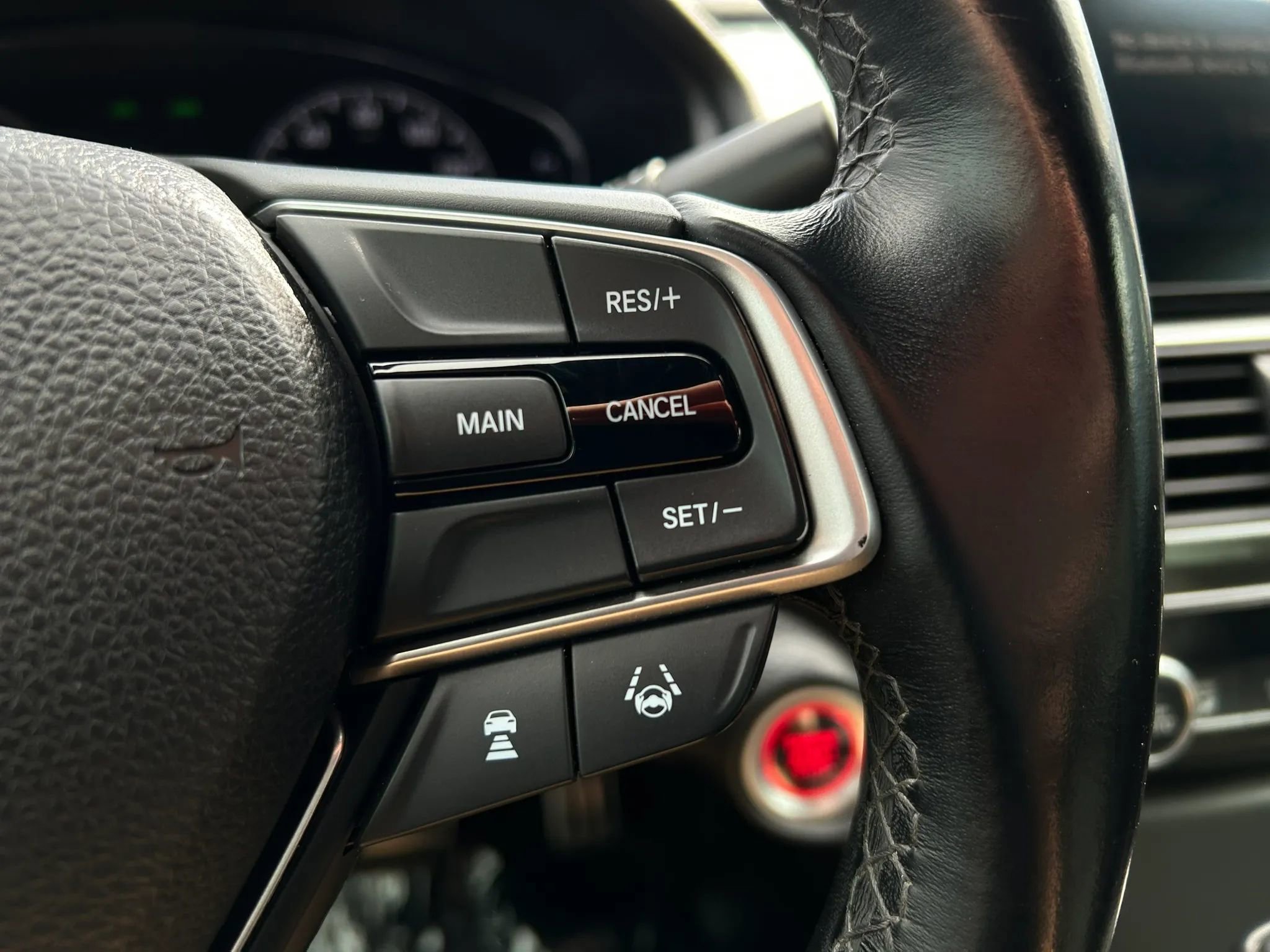Used 2018 Honda Accord Sport image 10