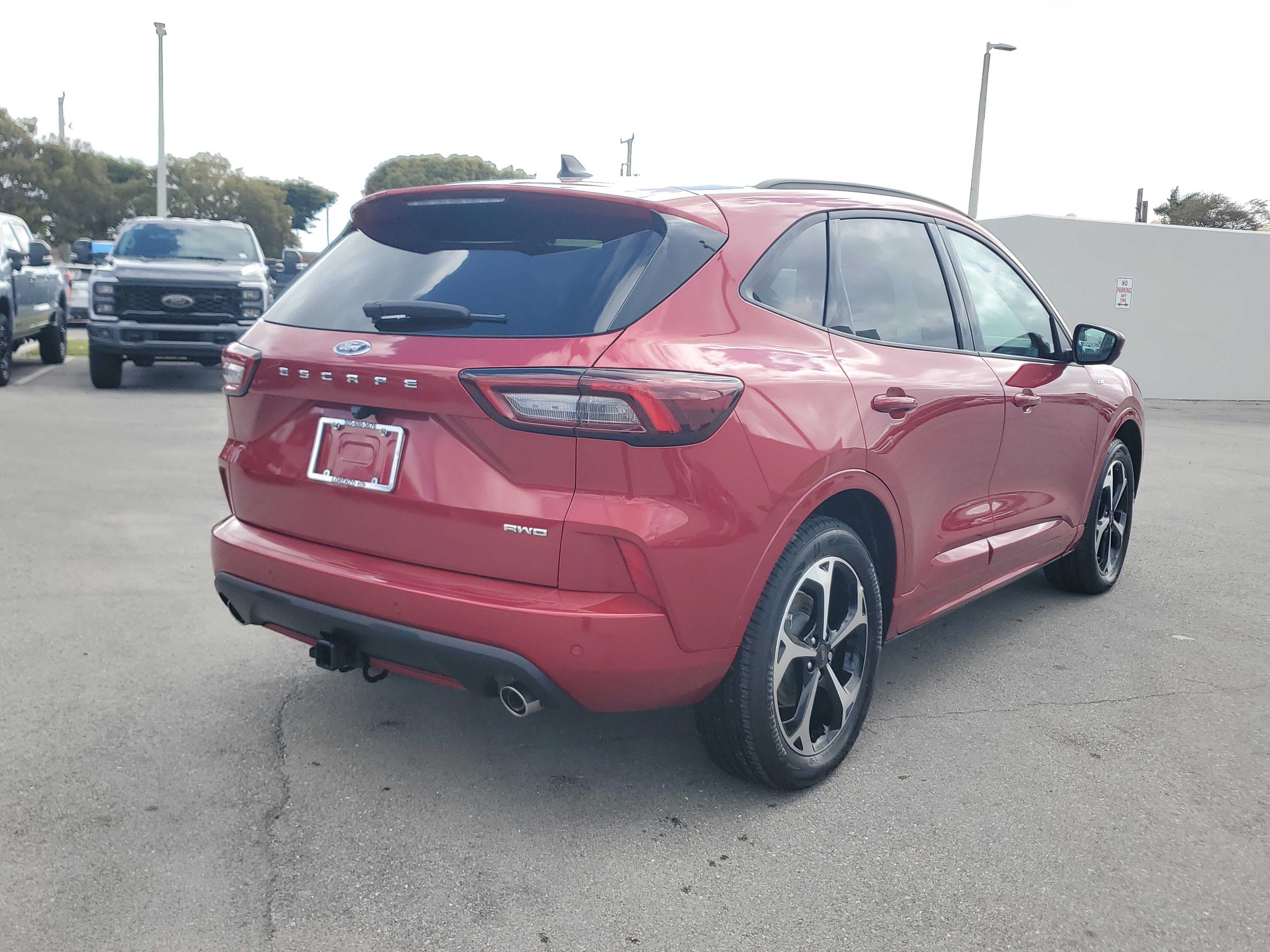 Used 2025 Ford Escape ST-Line Elite w/ Premium Technology Package image 5