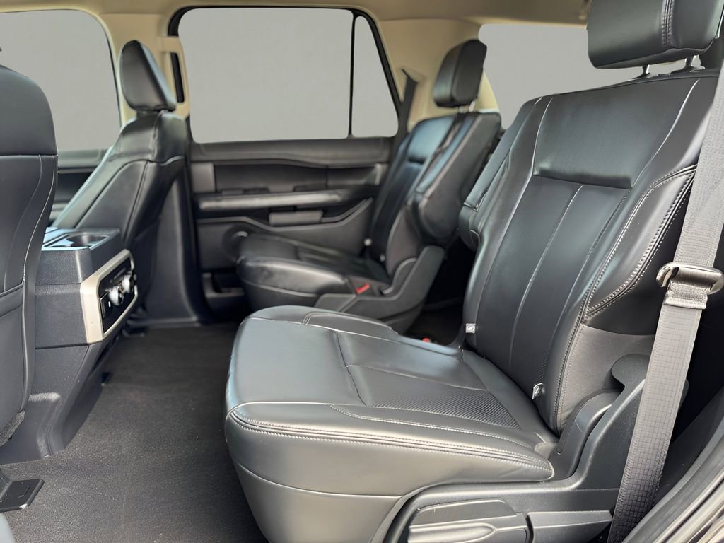 Used 2024 Ford Expedition XLT image 12