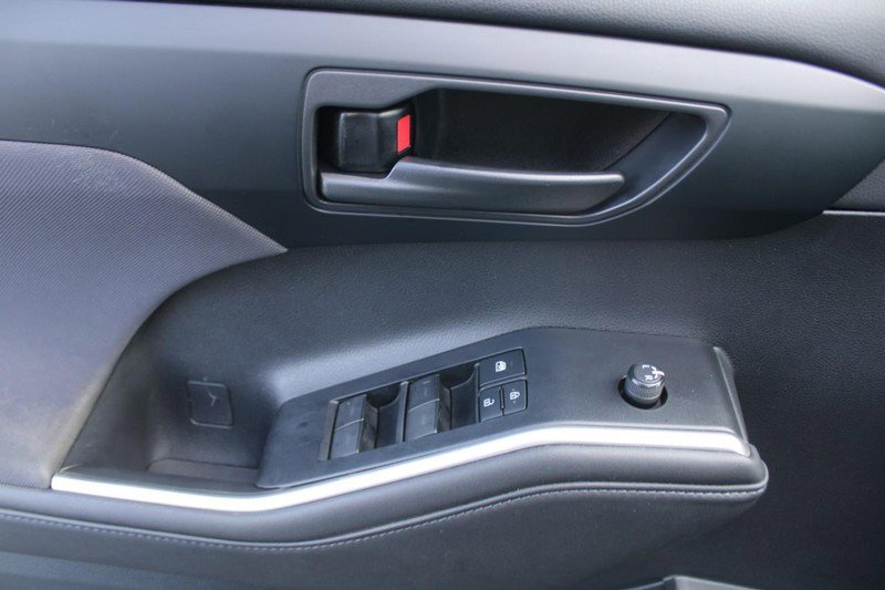 Used 2020 Toyota Highlander LE image 15