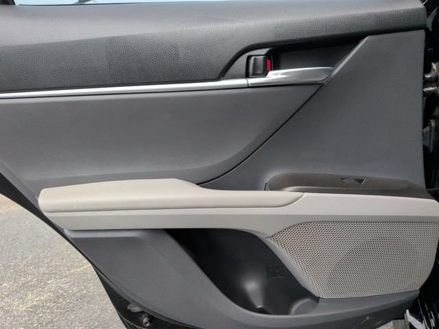 Used 2023 Toyota Camry SE FWD image 29