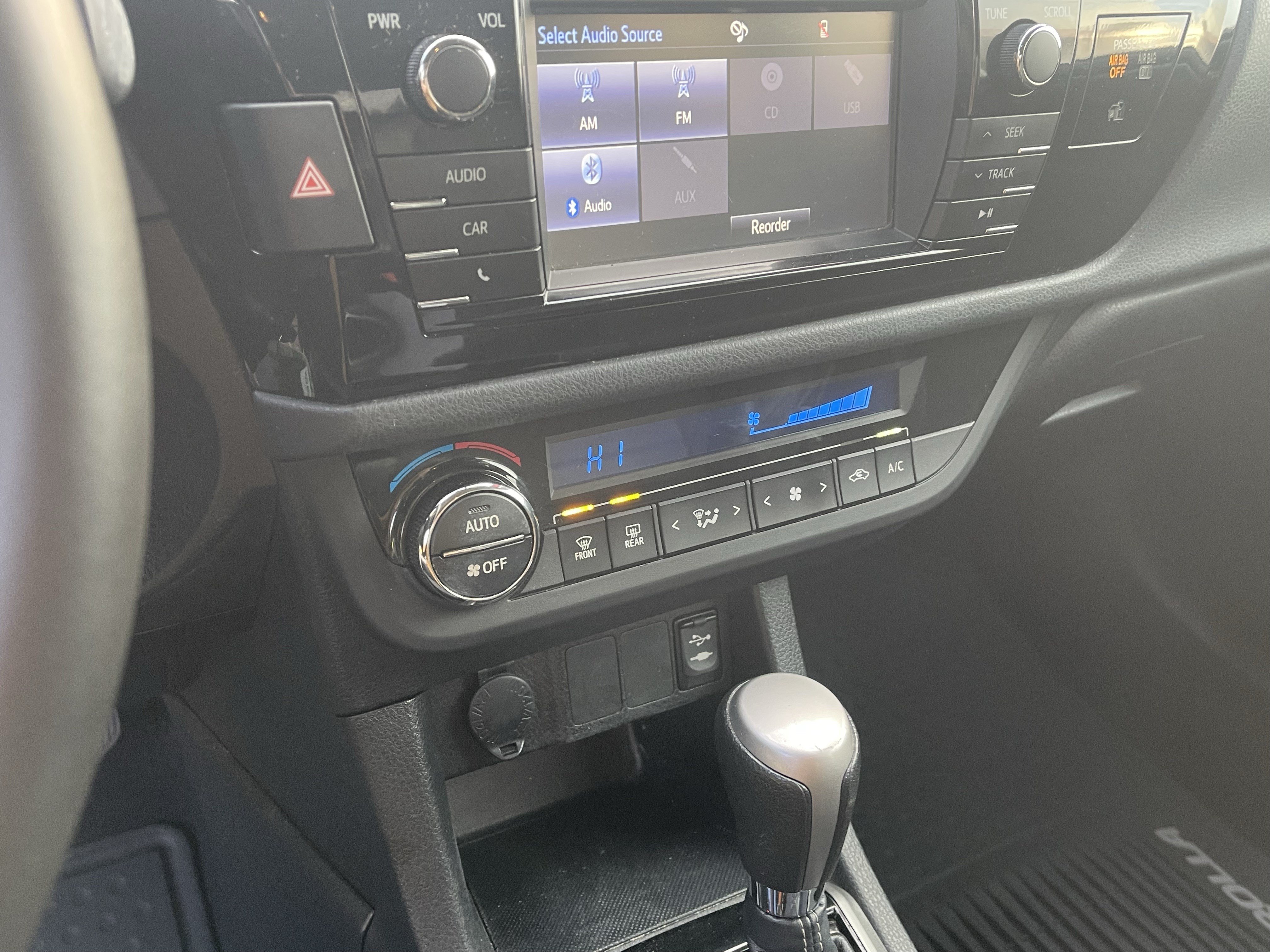Used 2015 Toyota Corolla S FWD image 21
