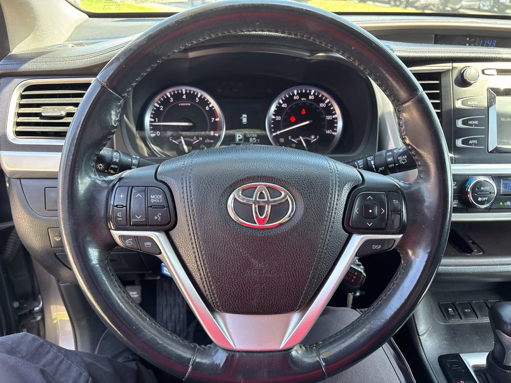 Used 2015 Toyota Highlander Plus FWD image 14