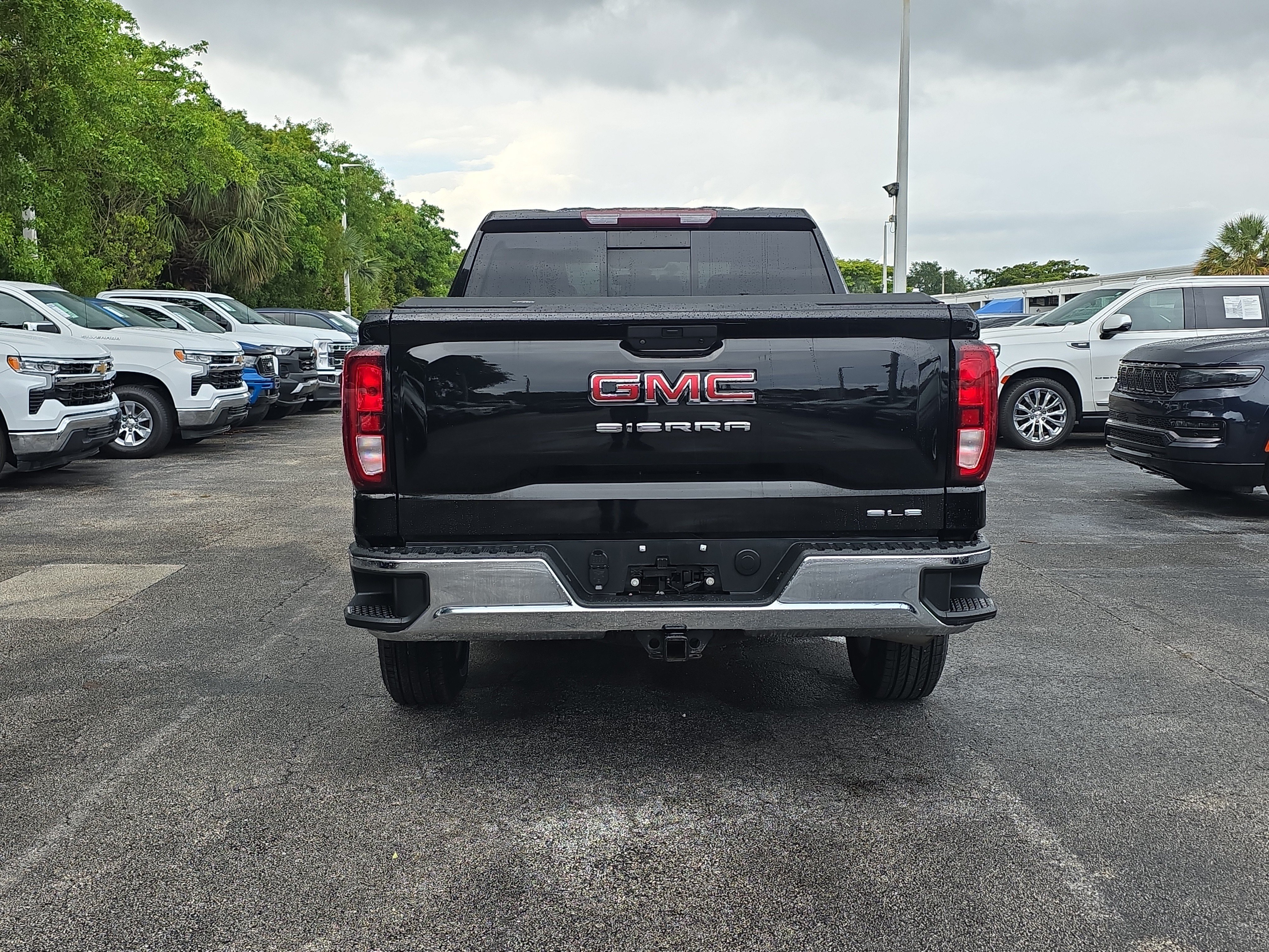 Used 2021 GMC Sierra 1500 SLE w/ Preferred Package AWD/4WD image 6