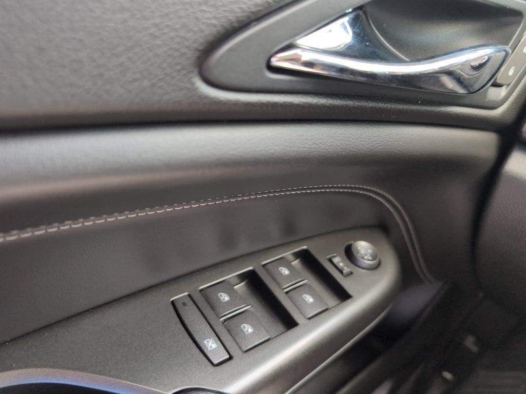 Used 2012 Cadillac SRX Luxury FWD image 18