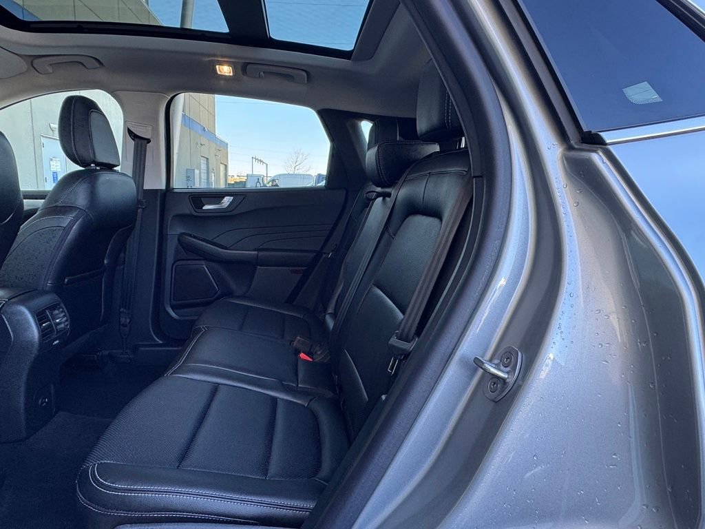 Used 2022 Ford Escape Titanium w/ Class II Trailer Tow Package image 32