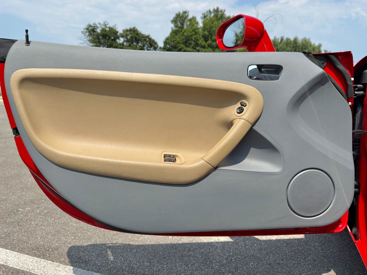 Used 2006 Pontiac Solstice Convertible w/ Premium Package RWD image 13