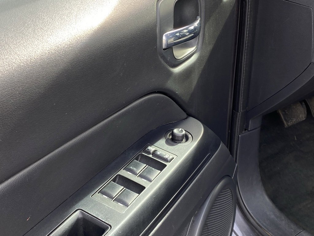 Used 2017 Jeep Patriot Latitude image 12