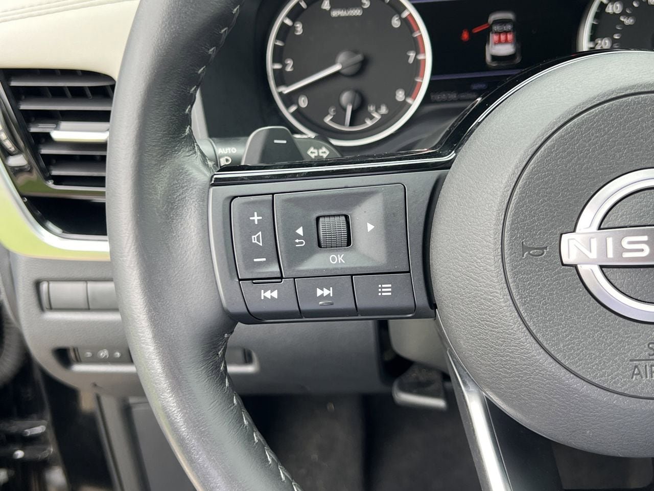Certified 2023 Nissan Rogue SL w/ SL Premium Package AWD/4WD image 10
