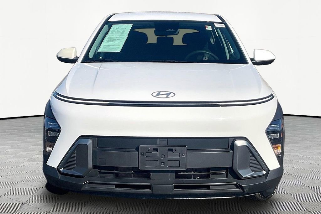 Used 2024 Hyundai Kona SE FWD image 2