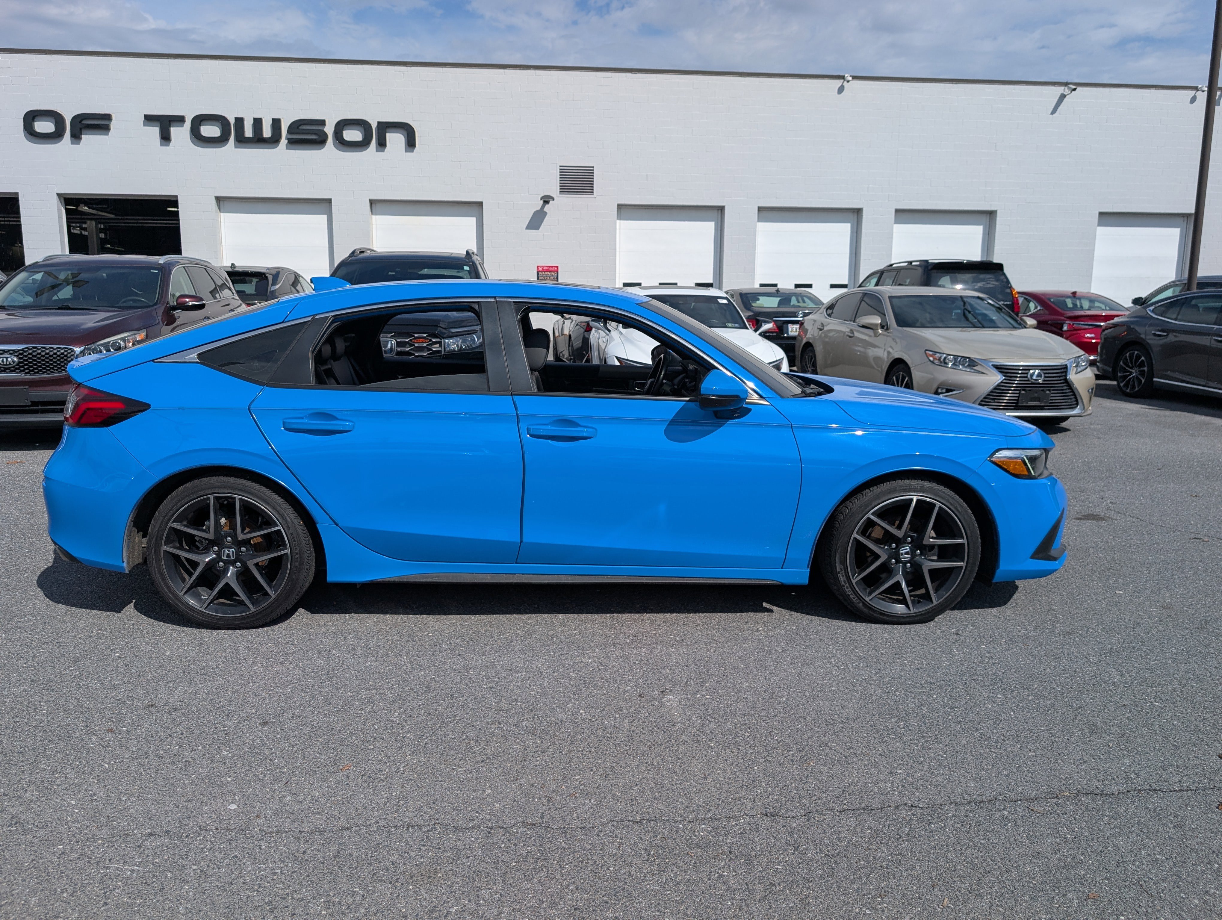 Used 2022 Honda Civic Sport Touring image 2