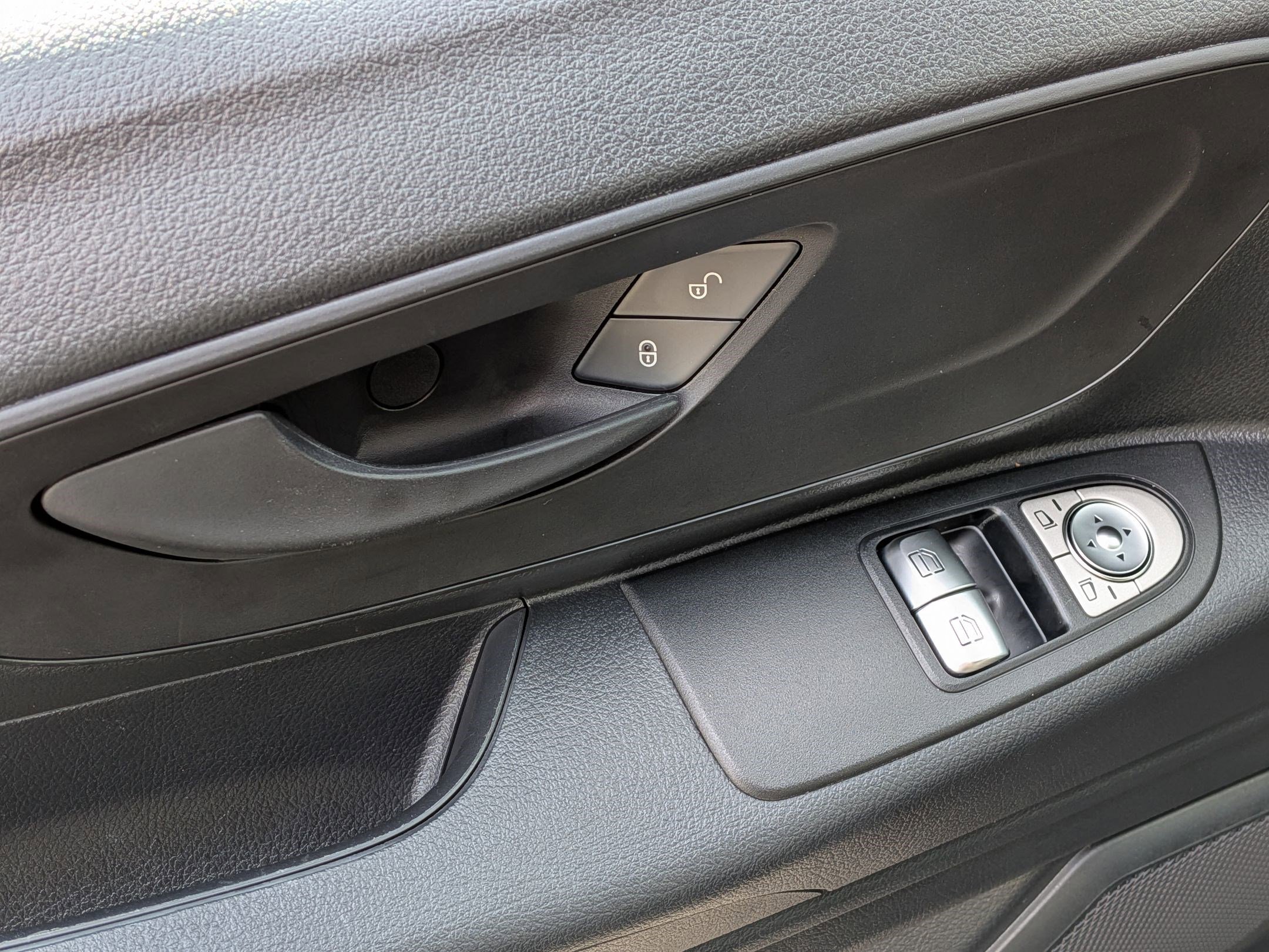 Used 2023 Mercedes-Benz Metris Passenger image 15