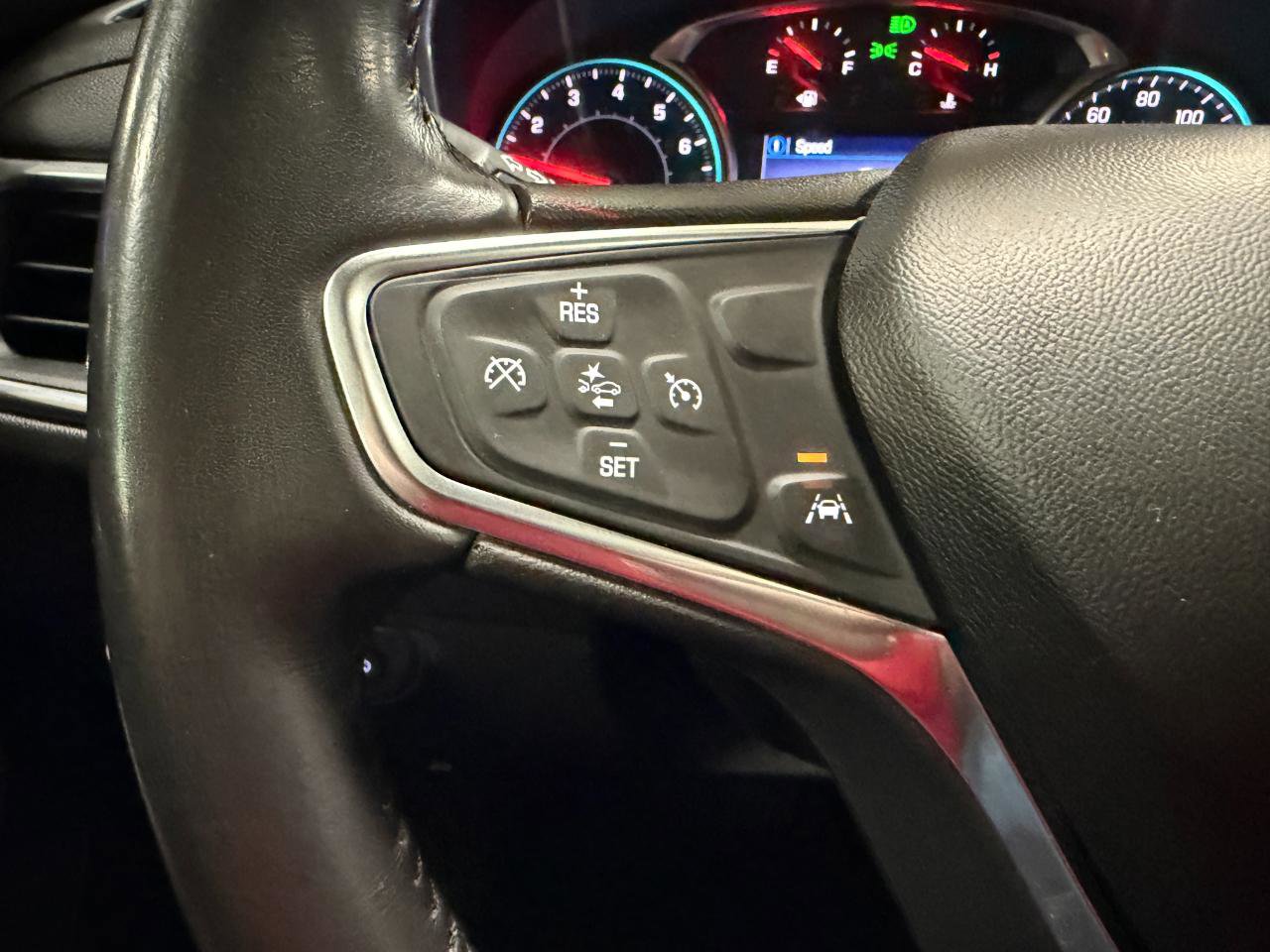 Used 2020 Chevrolet Equinox LT FWD image 34
