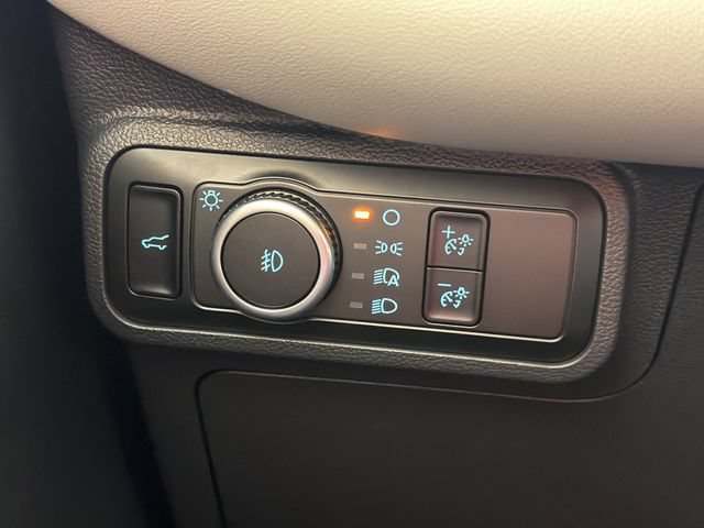 Used 2026 Ford Explorer Active w/ Active Comfort Package RWD image 16