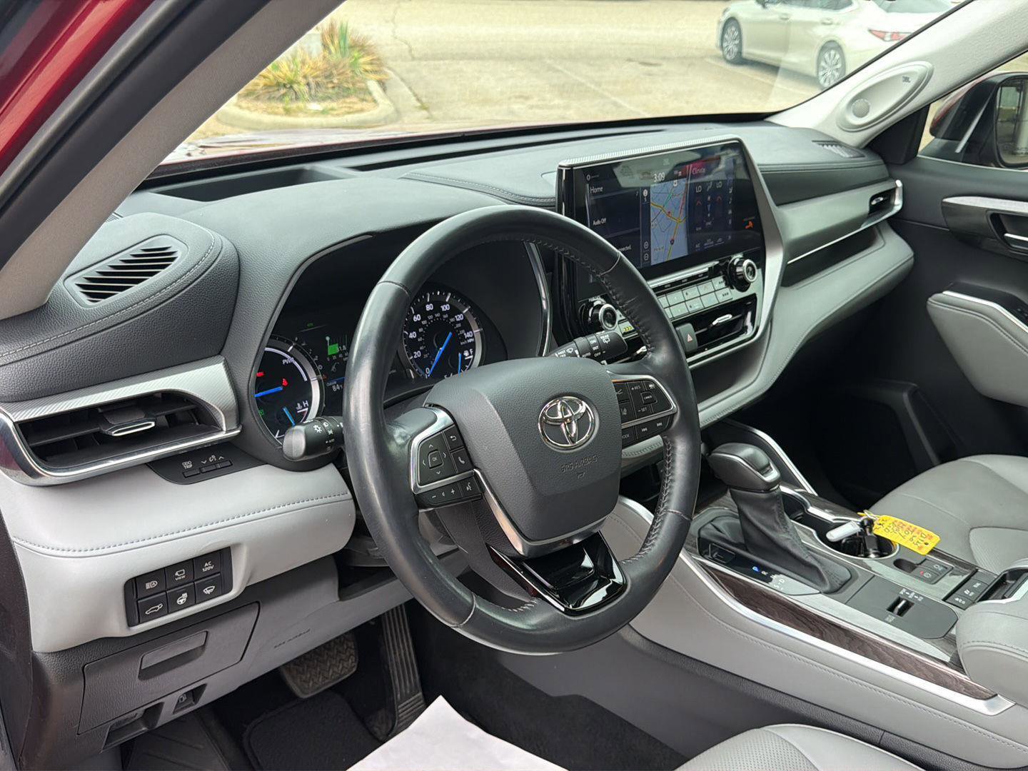 Used 2020 Toyota Highlander Platinum AWD/4WD image 23