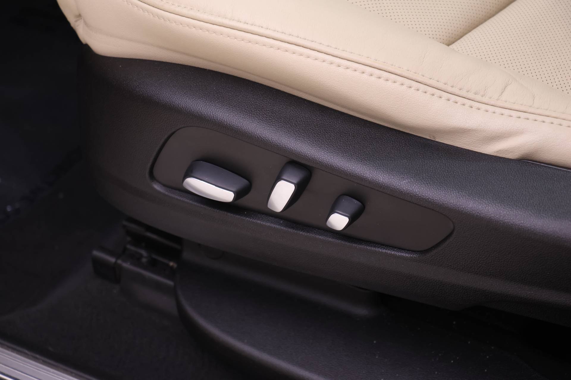 Used 2019 Cadillac XT5 Luxury image 19