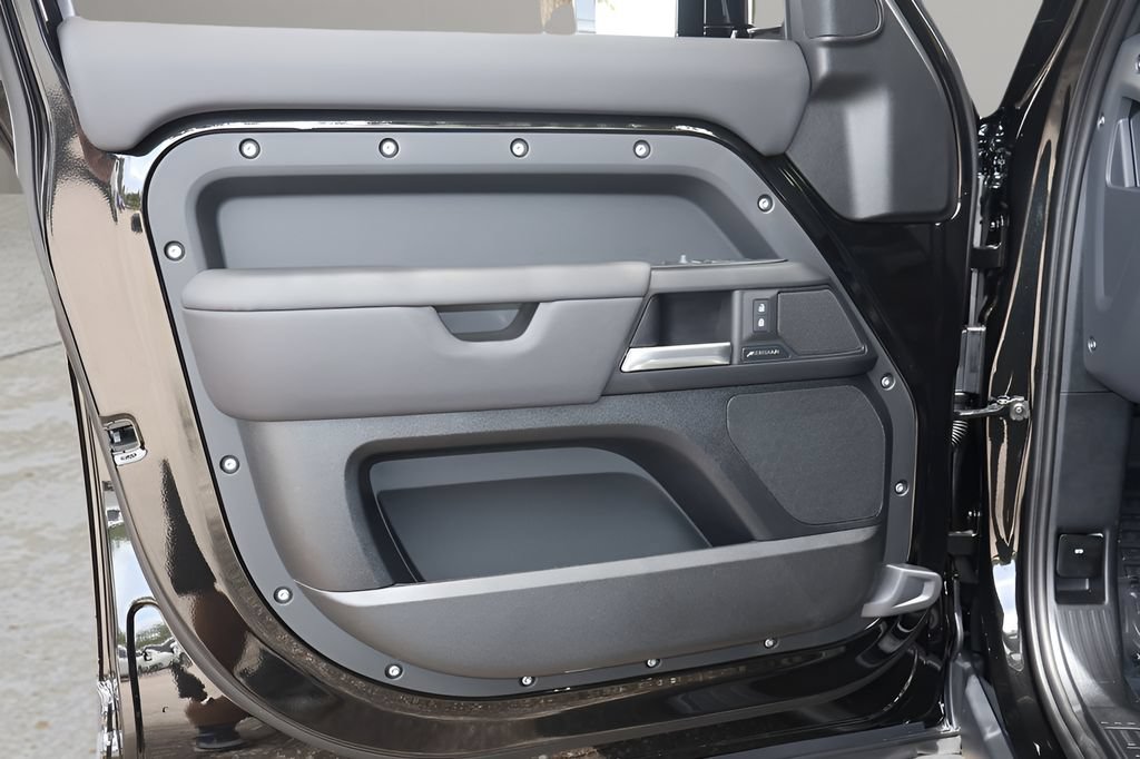 New 2026 Land Rover Defender 130 S AWD/4WD image 9