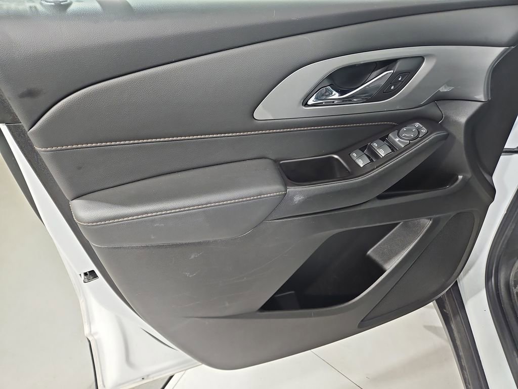 Used 2020 Chevrolet Traverse LS image 11