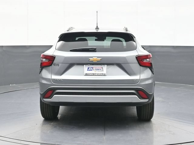 New 2026 Chevrolet Trax LT w/ Sunroof Package FWD image 8